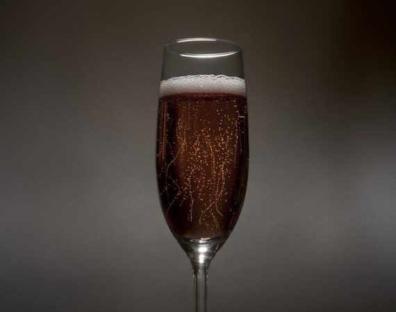 Коктейль из шампанского и бурбона (Champagne and Bourbon cocktail)