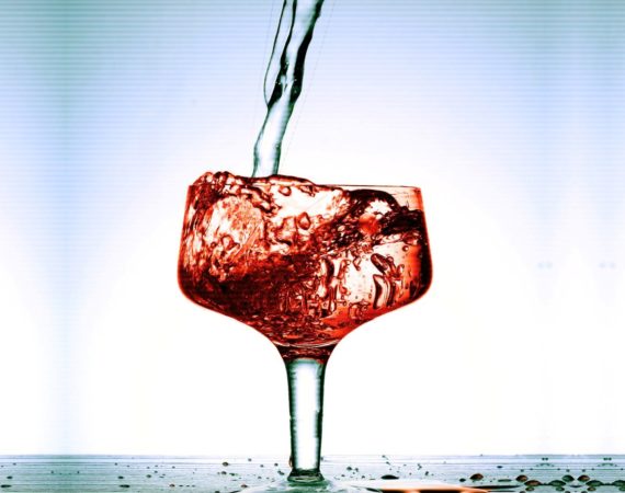 Как вино разбавить водой