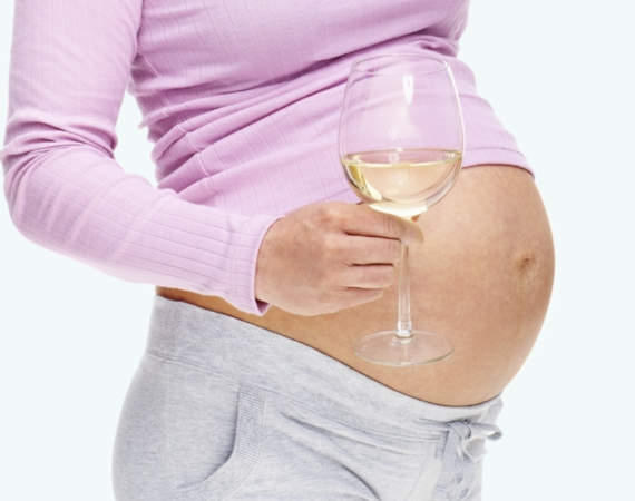 Можно ли пить шампанское при беременности