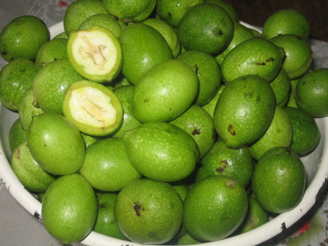 Настойка на зеленых грецких орехах