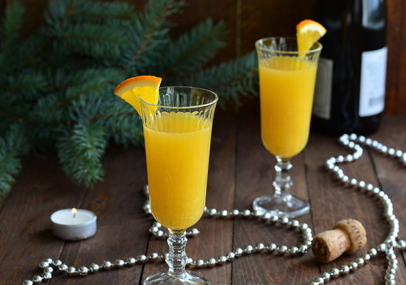 Апельсиновый холодный напиток с шампанским