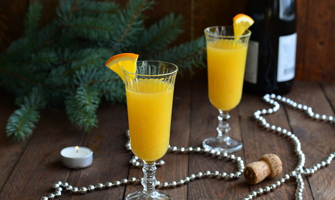 Апельсиновый холодный напиток с шампанским